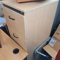 Medium/large 4 drawer filing cabinet, unlocked (key missing)