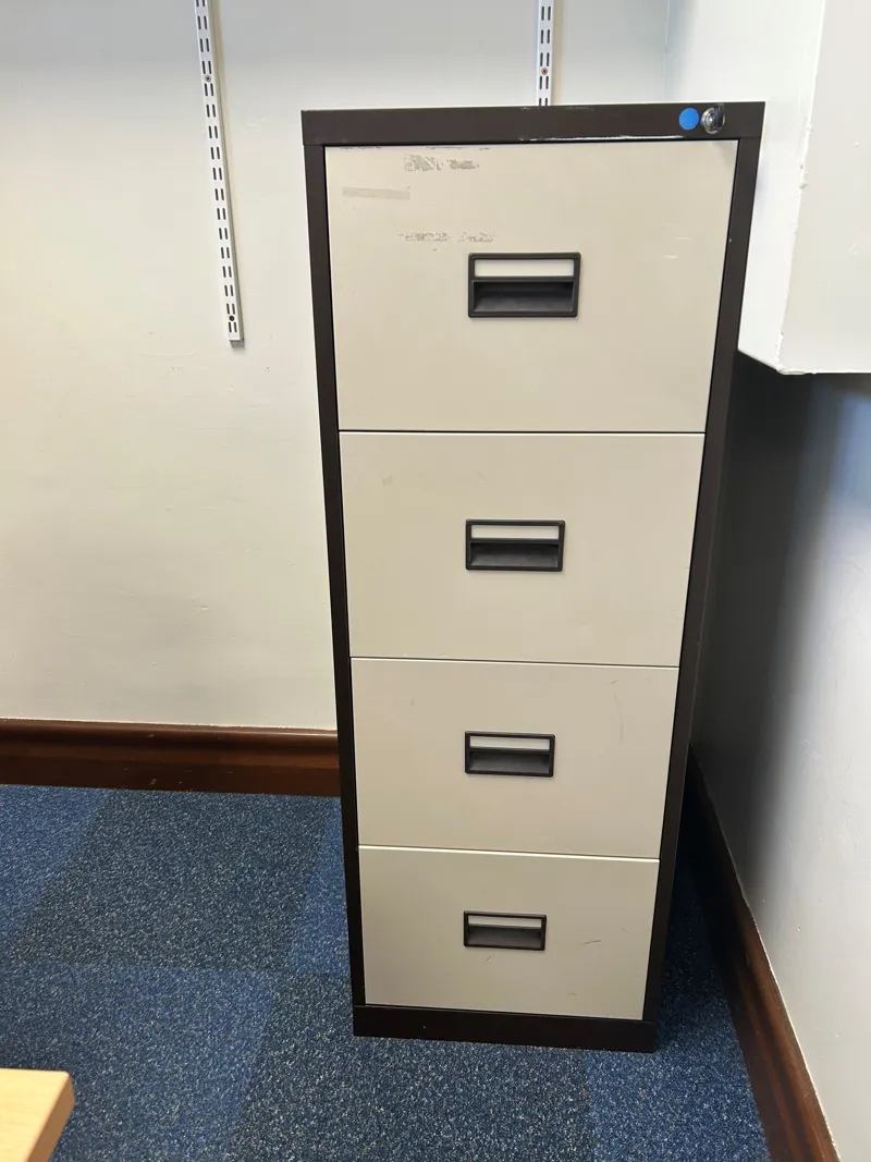 2 4 drawer filing cabinets
